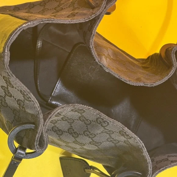 Gucci Black Monogram Tote hand bag comes with personal wallet in good condition - Picture 7 of 16